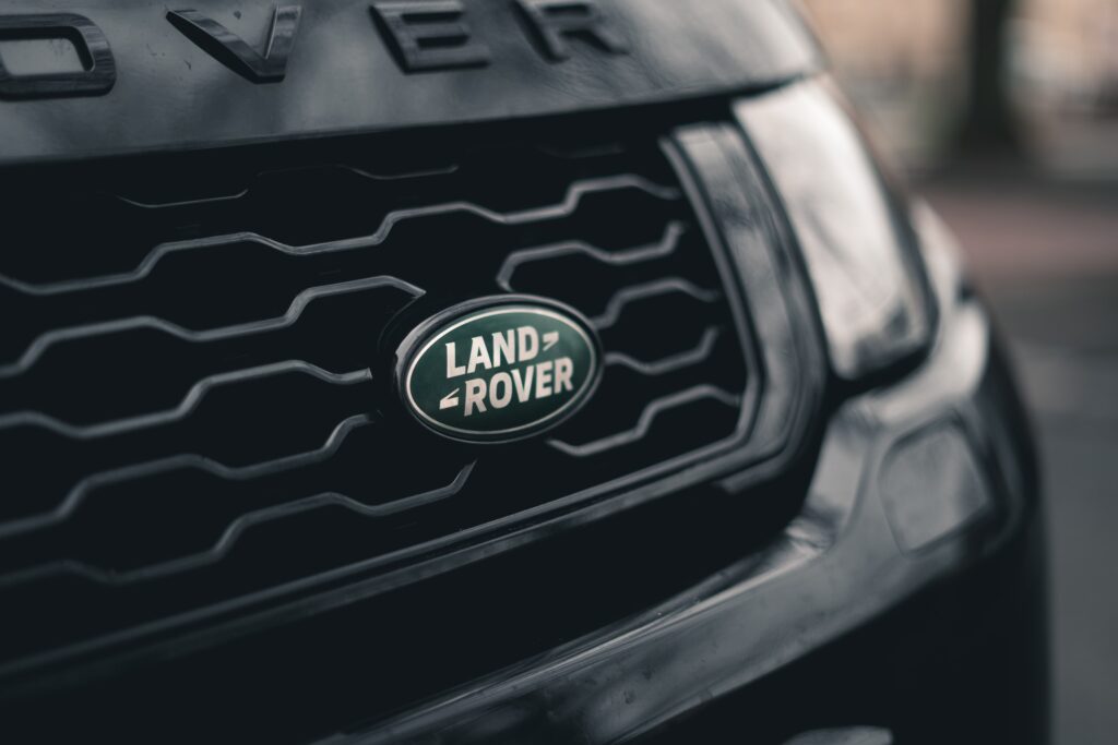 Van Leuken Automotive is de Land Rover Specialist van Nederland. Van Leuken Automotive is een Land Rover Garage met passie voor het vak. Voor en door liefhebbers.